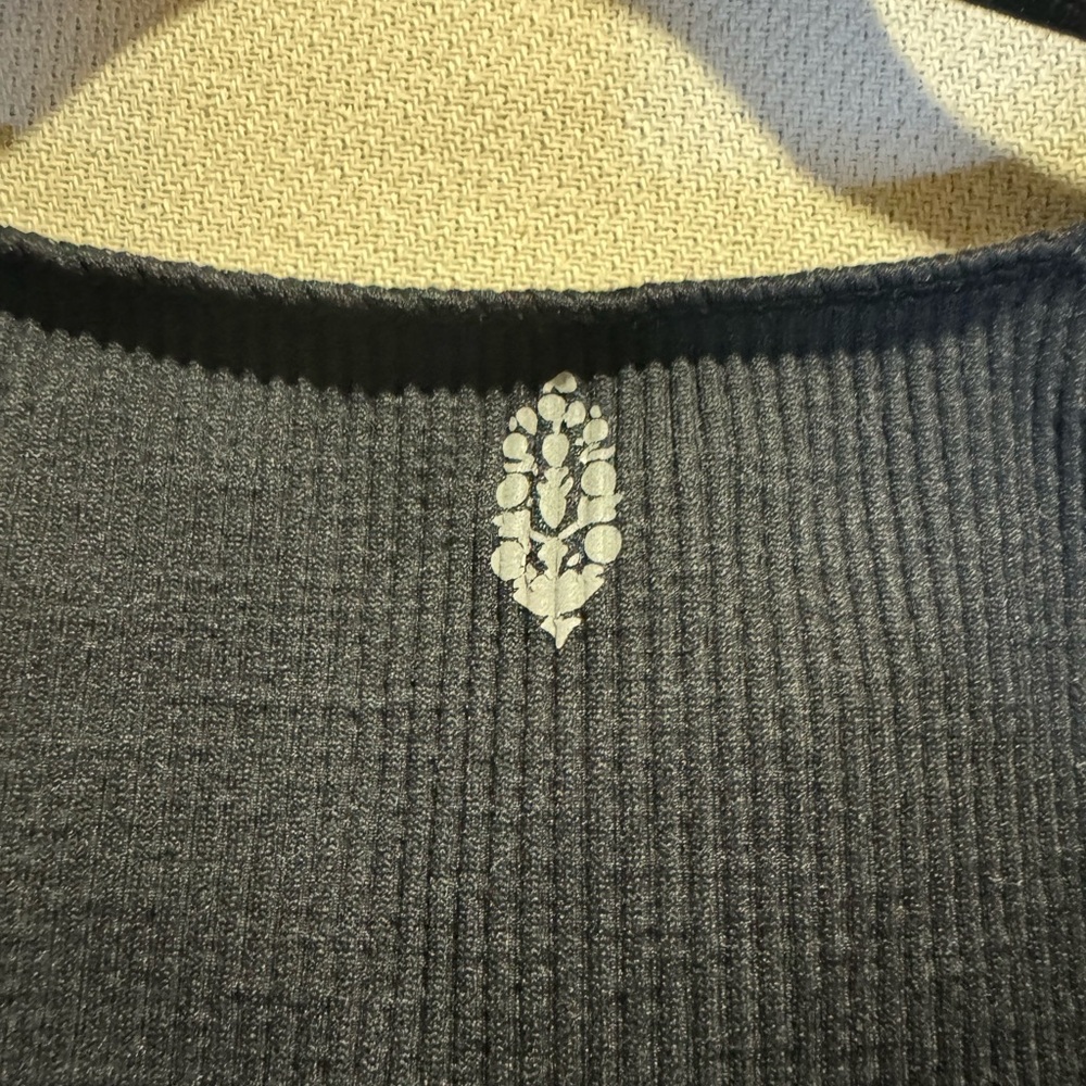 Free People Movement Black Crop Twist Top Size XS/S - Picture 4 of 4